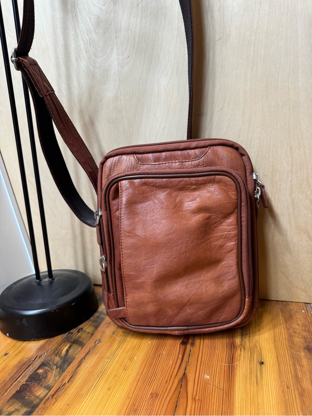 Gin tote mama”s Brown Leather Crossbody Bag for Men - Casual Everyday Carry
